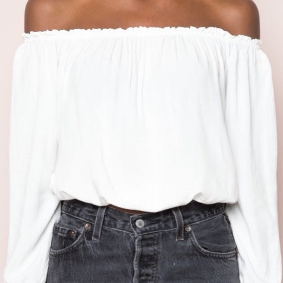 Brandy Melville White Off the Shoulder Maura Top - Picture 4 of 10
